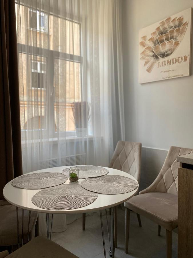 Homelike Apartment リヴィウ エクステリア 写真