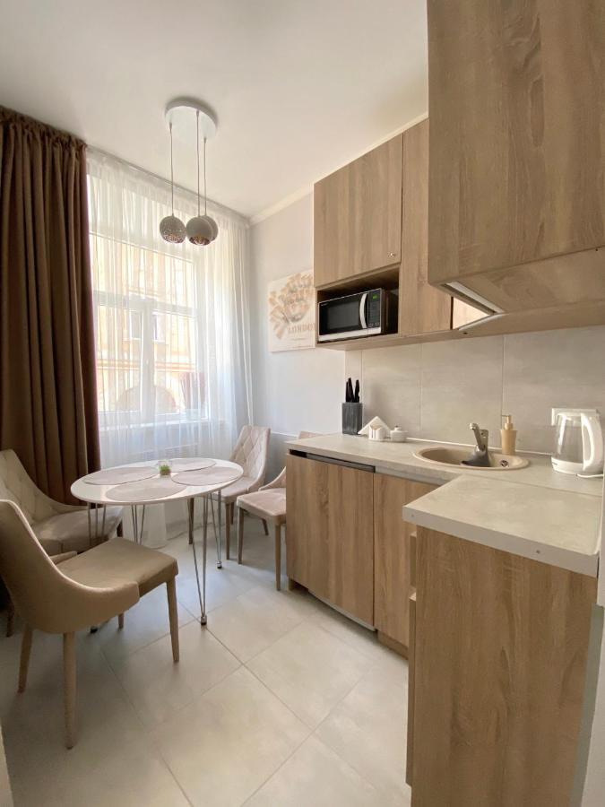 Homelike Apartment リヴィウ エクステリア 写真