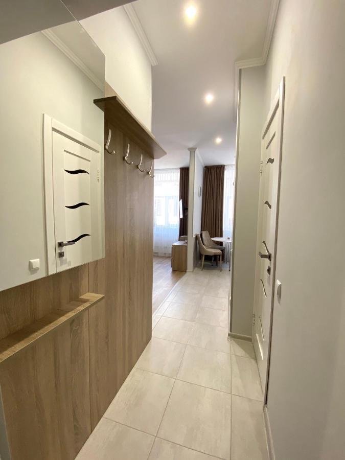 Homelike Apartment リヴィウ エクステリア 写真