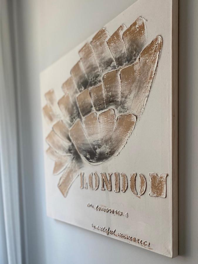 Homelike Apartment リヴィウ エクステリア 写真